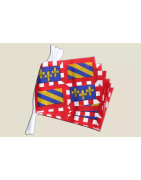 Guirlandes de drapeaux régionaux pour fêtes et réunions patriotiques.